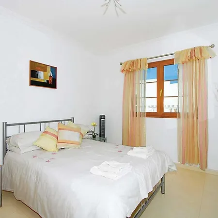 Amaryllis Villa